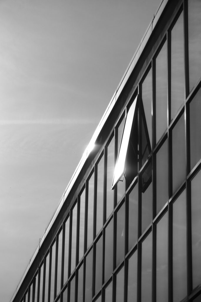 Ventanas proyectantes: Elegancia y funcionalidad en un solo producto Ventanas proyectantes: Elegancia y funcionalidad en un solo producto